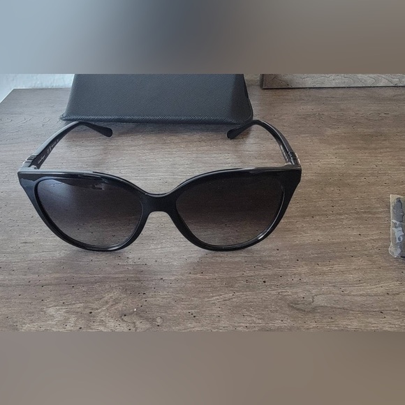Ferragamo Sunglasses SF1056S Brand New! main image 6